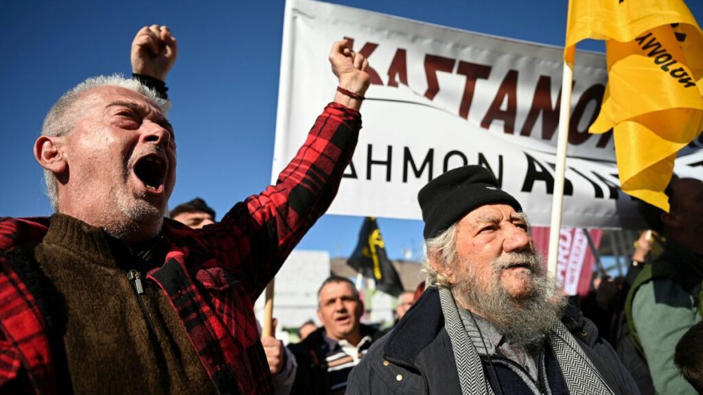 agricultor protestando com bandeira europeia