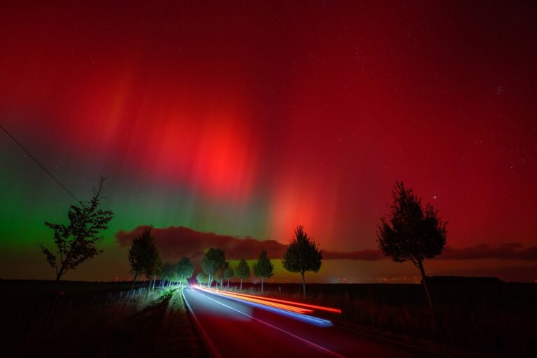 caminho iluminado apos tempestade