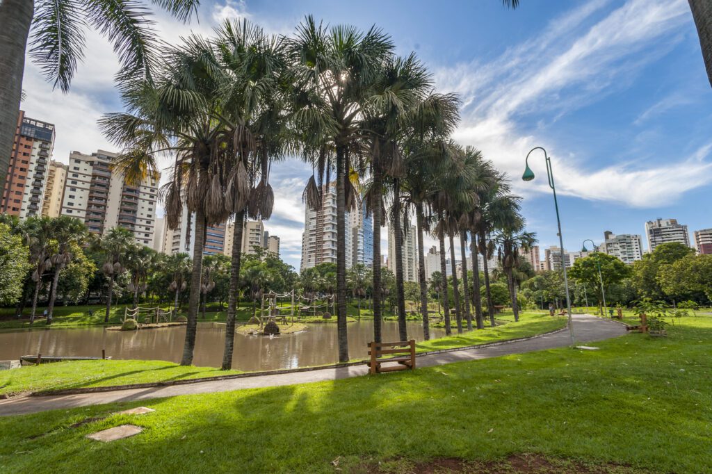 Qual é a localização e os cursos oferecidos pelo polo Jardim Planalto da UNIP EAD