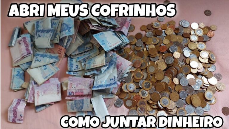 cofrinho com moedas e notas