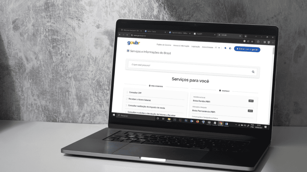 computador com a tela do gov br aberta