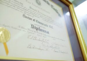 diploma com selo de reconhecimento oficial