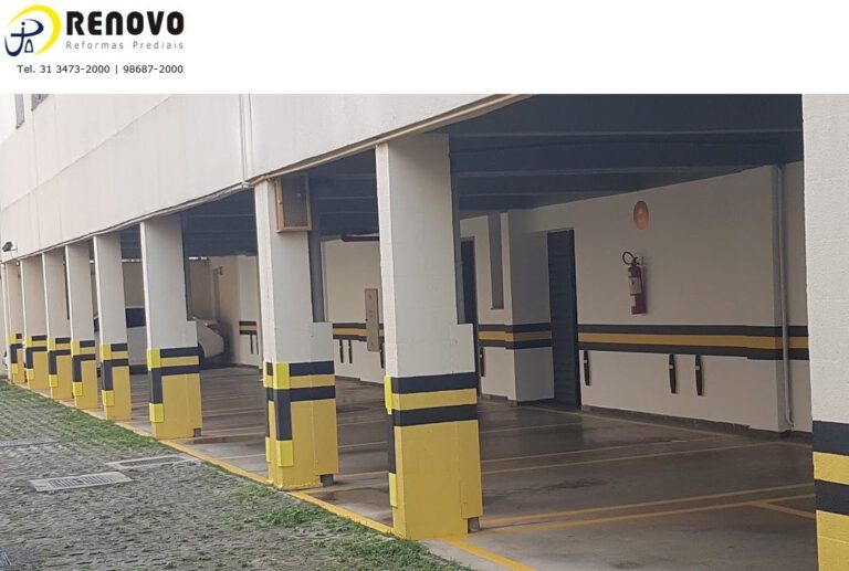 garagem de condominio com vagas demarcadas