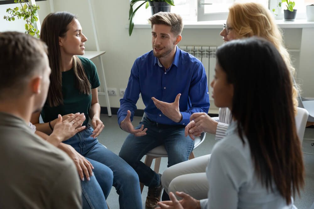 Como Apresentar um Trabalho na Frente de Toda a Sala com Confiança