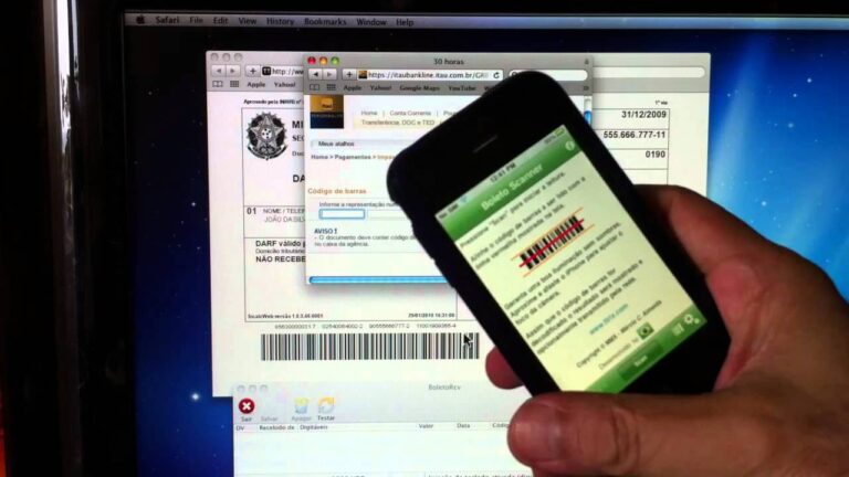 pessoa scanando codigo de barras com smartphone