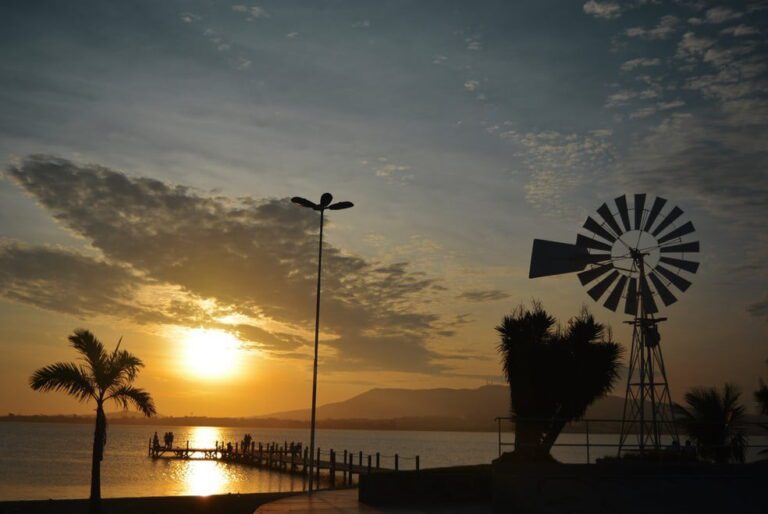 praia de sao pedro da aldeia ao amanhecer