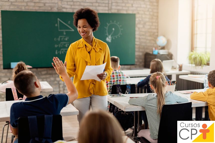 professores em sala de aula com alunos 1