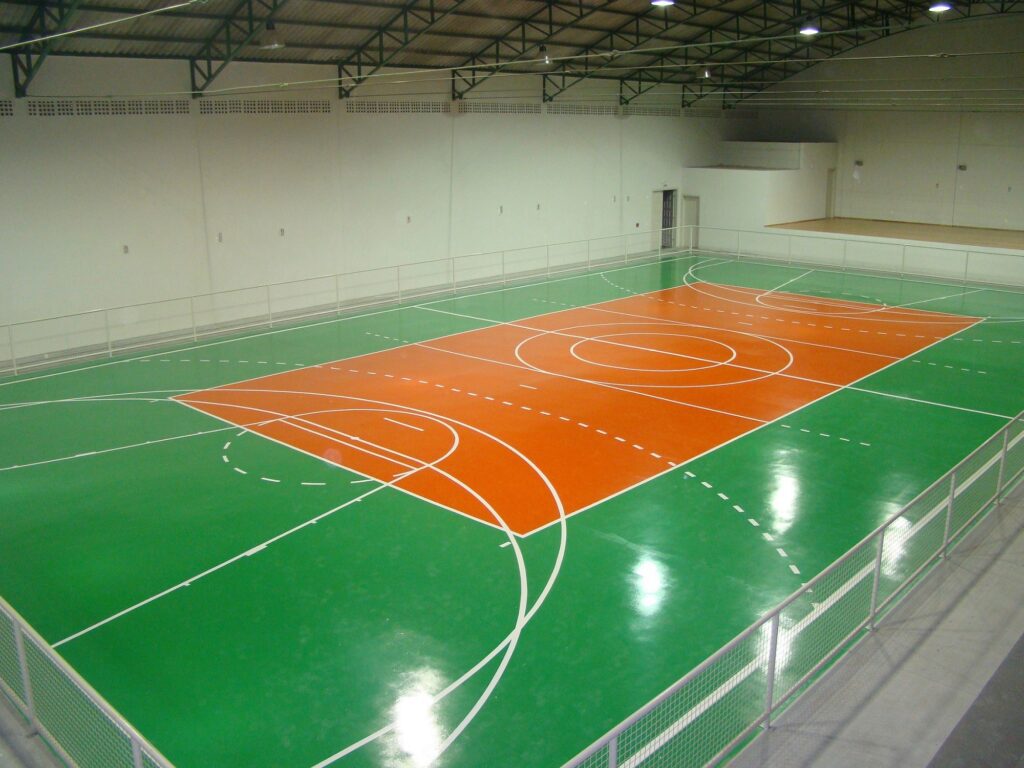 O que caracteriza uma quadra retangular de futsal ou basquete