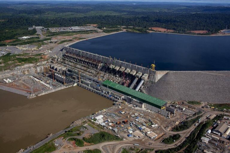 vista aerea da usina hidreletrica de belo monte