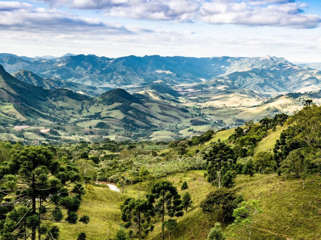 Quais são as principais atrações em São João Batista da Glória, MG